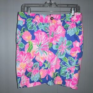 Lilly Pulitzer Women's Chipper Shorts Sz 2 front zip 10” inseam